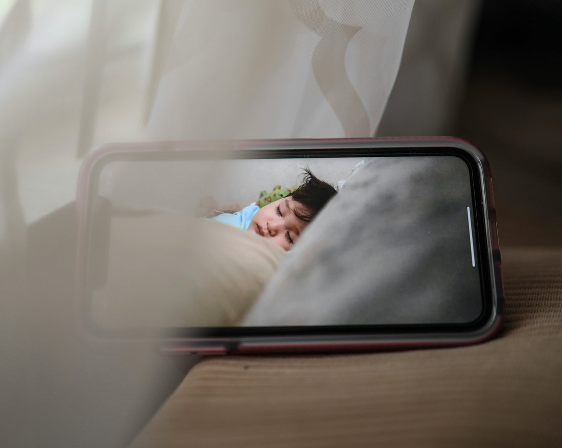 Finding the Right Fit: 5 Tips for Choosing and Using a Baby Monitor